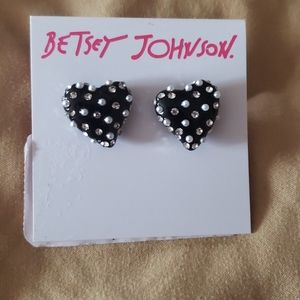 Heart shaped post earrings